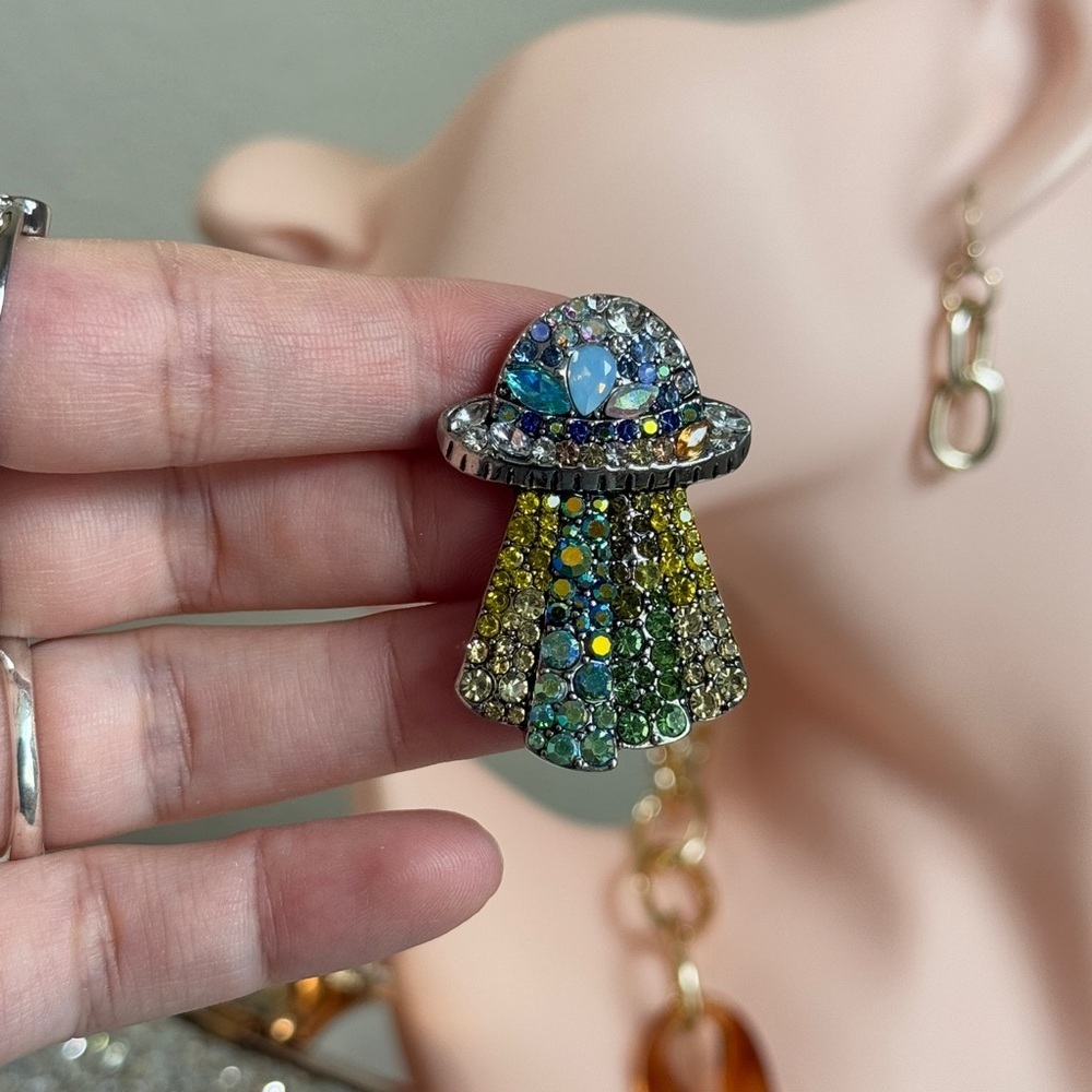 Colorful Crystal UFO Brooch - Picture 6 of 9